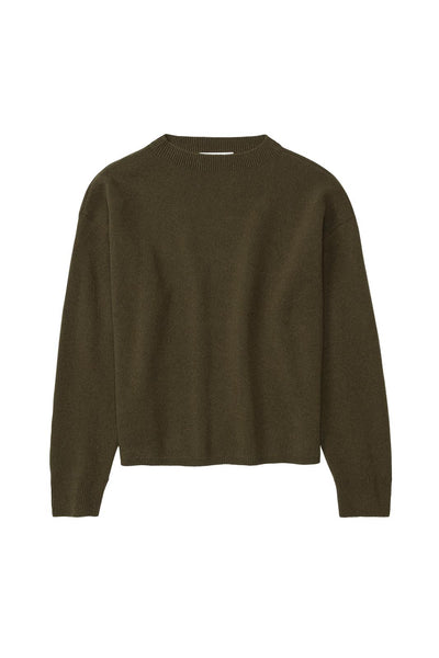 Closed Straight Neck Long Sleeve