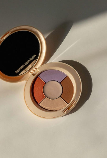 Karolin Van Loon Oogschaduw